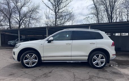 Volkswagen Touareg III, 2011 год, 2 600 000 рублей, 4 фотография