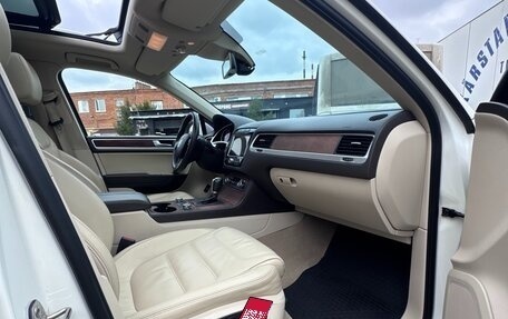 Volkswagen Touareg III, 2011 год, 2 600 000 рублей, 21 фотография