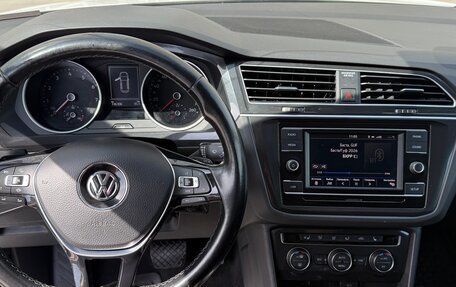 Volkswagen Tiguan II, 2018 год, 2 200 000 рублей, 7 фотография