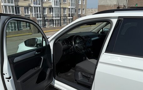 Volkswagen Tiguan II, 2018 год, 2 200 000 рублей, 5 фотография