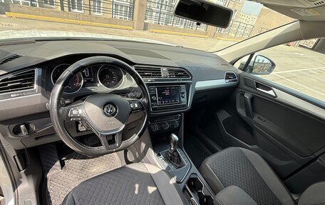 Volkswagen Tiguan II, 2018 год, 2 200 000 рублей, 6 фотография