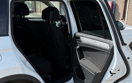 Volkswagen Tiguan II, 2018 год, 2 200 000 рублей, 11 фотография