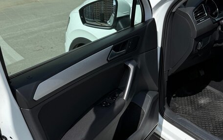 Volkswagen Tiguan II, 2018 год, 2 200 000 рублей, 10 фотография