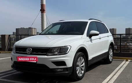 Volkswagen Tiguan II, 2018 год, 2 200 000 рублей, 2 фотография