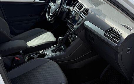 Volkswagen Tiguan II, 2018 год, 2 200 000 рублей, 14 фотография