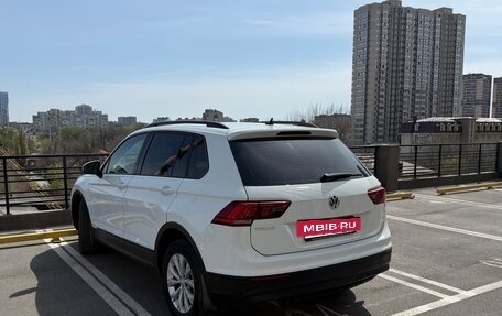 Volkswagen Tiguan II, 2018 год, 2 200 000 рублей, 15 фотография