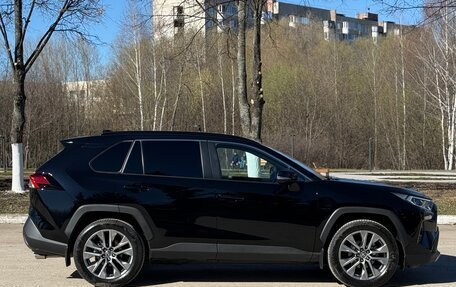 Toyota RAV4, 2021 год, 4 550 000 рублей, 4 фотография