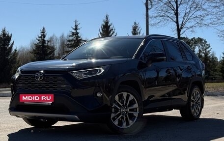 Toyota RAV4, 2021 год, 4 550 000 рублей, 2 фотография