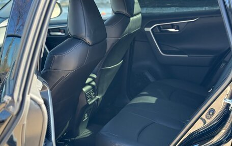 Toyota RAV4, 2021 год, 4 550 000 рублей, 15 фотография