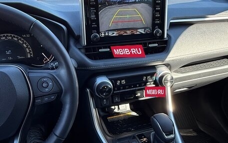 Toyota RAV4, 2021 год, 4 550 000 рублей, 19 фотография