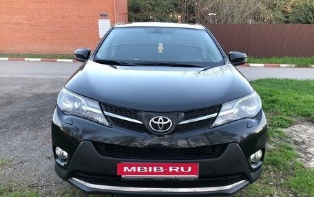 Toyota RAV4, 2015 год, 1 740 000 рублей, 2 фотография