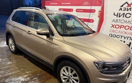 Volkswagen Tiguan II, 2018 год, 3 100 000 рублей, 3 фотография