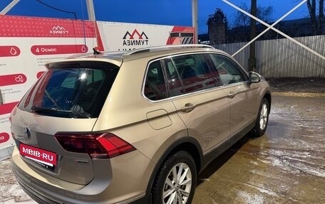 Volkswagen Tiguan II, 2018 год, 3 100 000 рублей, 4 фотография