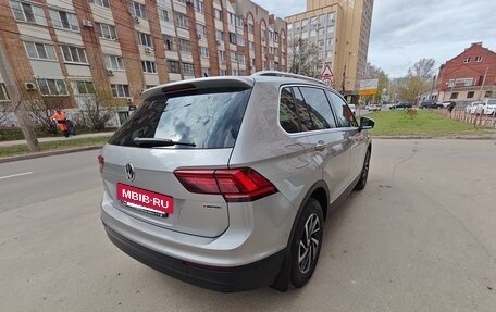 Volkswagen Tiguan II, 2018 год, 3 000 000 рублей, 4 фотография