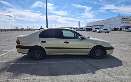 Toyota Avensis III рестайлинг, 2001 год, 189 999 рублей, 3 фотография