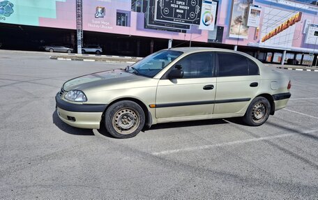 Toyota Avensis III рестайлинг, 2001 год, 189 999 рублей, 2 фотография