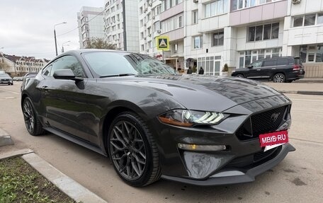 Ford Mustang VI рестайлинг, 2018 год, 2 300 000 рублей, 3 фотография