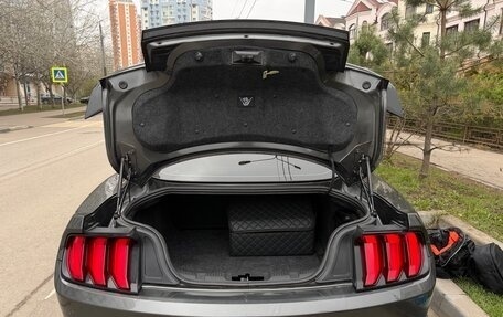 Ford Mustang VI рестайлинг, 2018 год, 2 300 000 рублей, 17 фотография