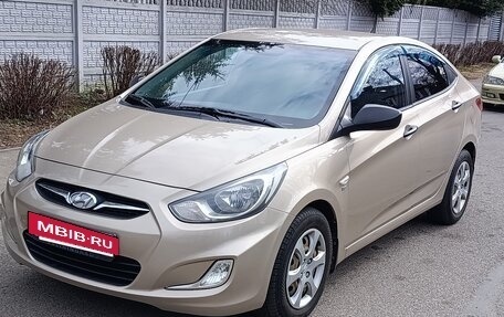 Hyundai Solaris II рестайлинг, 2014 год, 750 000 рублей, 2 фотография