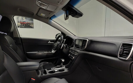 KIA Sportage IV рестайлинг, 2018 год, 2 390 000 рублей, 13 фотография