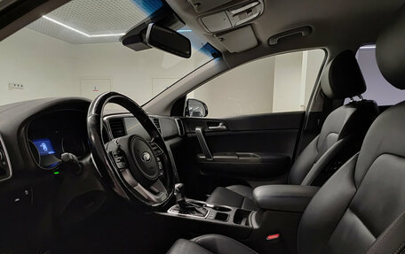 KIA Sportage IV рестайлинг, 2018 год, 2 390 000 рублей, 20 фотография