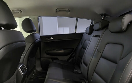 KIA Sportage IV рестайлинг, 2018 год, 2 390 000 рублей, 15 фотография