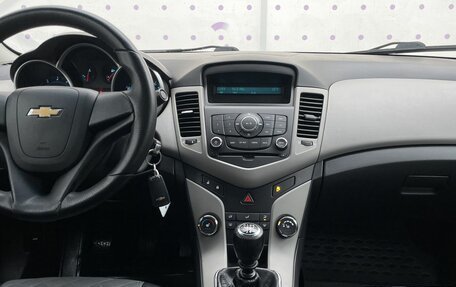 Chevrolet Cruze II, 2011 год, 890 000 рублей, 16 фотография
