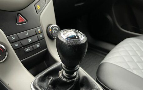 Chevrolet Cruze II, 2011 год, 890 000 рублей, 17 фотография