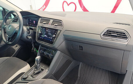 Volkswagen Tiguan II, 2019 год, 2 598 000 рублей, 7 фотография