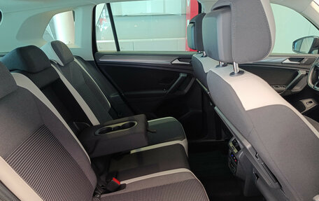 Volkswagen Tiguan II, 2019 год, 2 598 000 рублей, 8 фотография