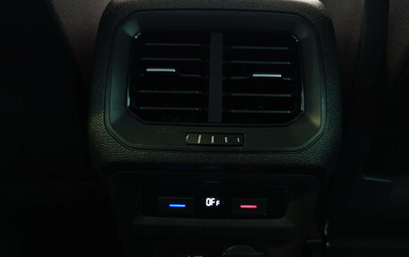 Volkswagen Tiguan II, 2019 год, 2 598 000 рублей, 11 фотография