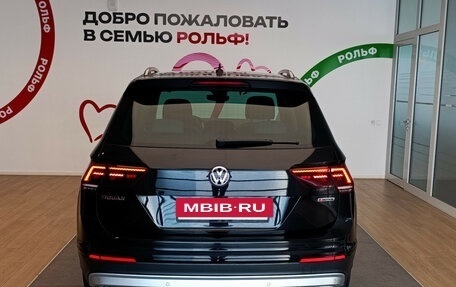 Volkswagen Tiguan II, 2019 год, 2 598 000 рублей, 5 фотография