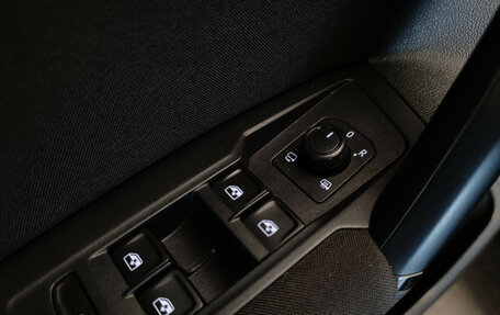 Volkswagen Tiguan II, 2019 год, 2 598 000 рублей, 14 фотография