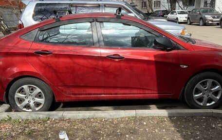 Hyundai Solaris II рестайлинг, 2011 год, 750 000 рублей, 5 фотография