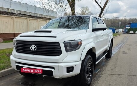 Toyota Tundra II, 2012 год, 3 800 000 рублей, 2 фотография