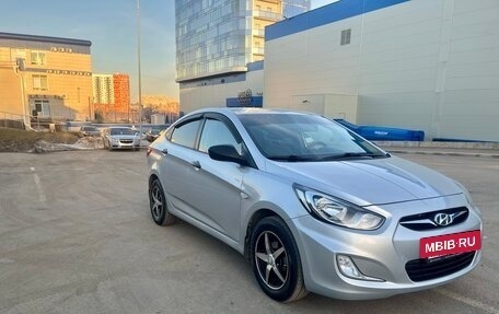 Hyundai Solaris II рестайлинг, 2011 год, 665 000 рублей, 2 фотография