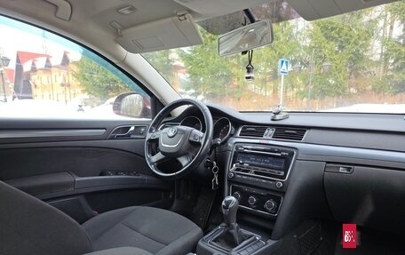 Skoda Superb III рестайлинг, 2011 год, 760 000 рублей, 11 фотография