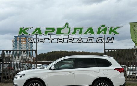 Mitsubishi Outlander III рестайлинг 3, 2018 год, 2 399 000 рублей, 3 фотография