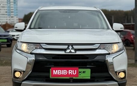 Mitsubishi Outlander III рестайлинг 3, 2018 год, 2 399 000 рублей, 5 фотография