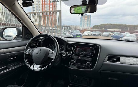Mitsubishi Outlander III рестайлинг 3, 2018 год, 2 399 000 рублей, 14 фотография