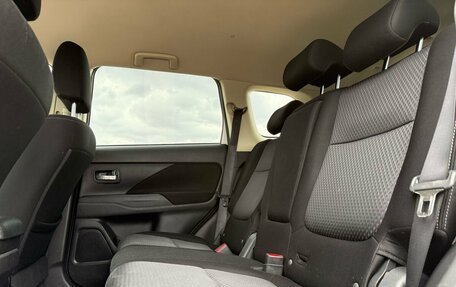 Mitsubishi Outlander III рестайлинг 3, 2018 год, 2 399 000 рублей, 31 фотография