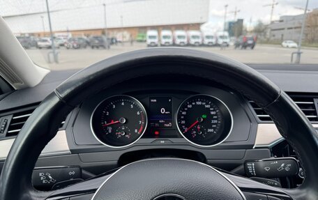 Volkswagen Passat B8 рестайлинг, 2017 год, 1 830 000 рублей, 3 фотография