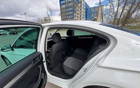 Volkswagen Passat B8 рестайлинг, 2017 год, 1 830 000 рублей, 8 фотография