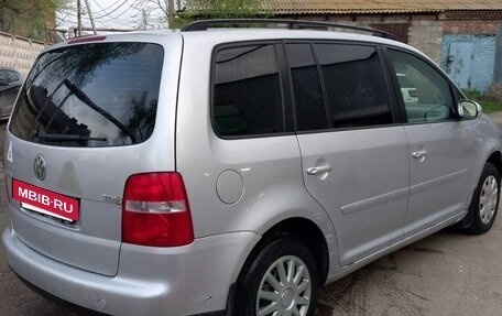 Volkswagen Touran III, 2005 год, 690 000 рублей, 4 фотография