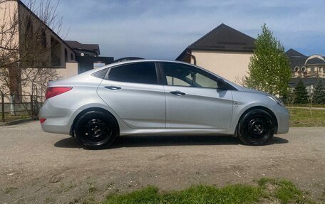 Hyundai Solaris II рестайлинг, 2012 год, 750 000 рублей, 1 фотография