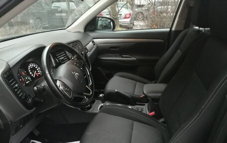 Mitsubishi Outlander III рестайлинг 3, 2015 год, 1 990 000 рублей, 1 фотография