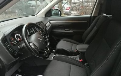 Mitsubishi Outlander III рестайлинг 3, 2015 год, 1 990 000 рублей, 1 фотография