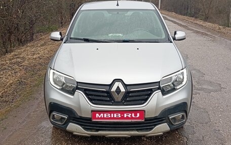 Renault Logan II, 2019 год, 900 000 рублей, 1 фотография
