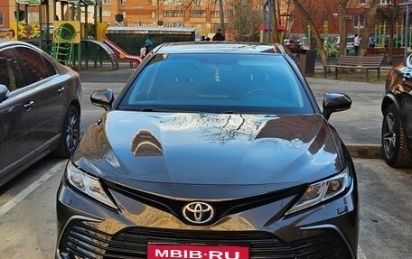 Toyota Camry, 2021 год, 3 450 000 рублей, 1 фотография