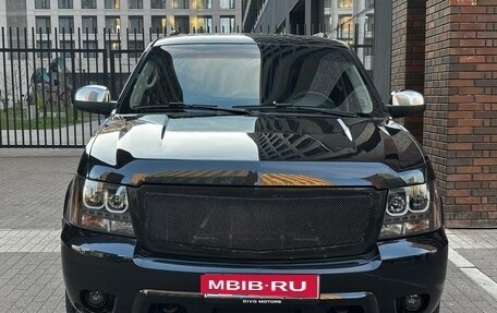 Chevrolet Tahoe III, 2012 год, 1 850 000 рублей, 2 фотография